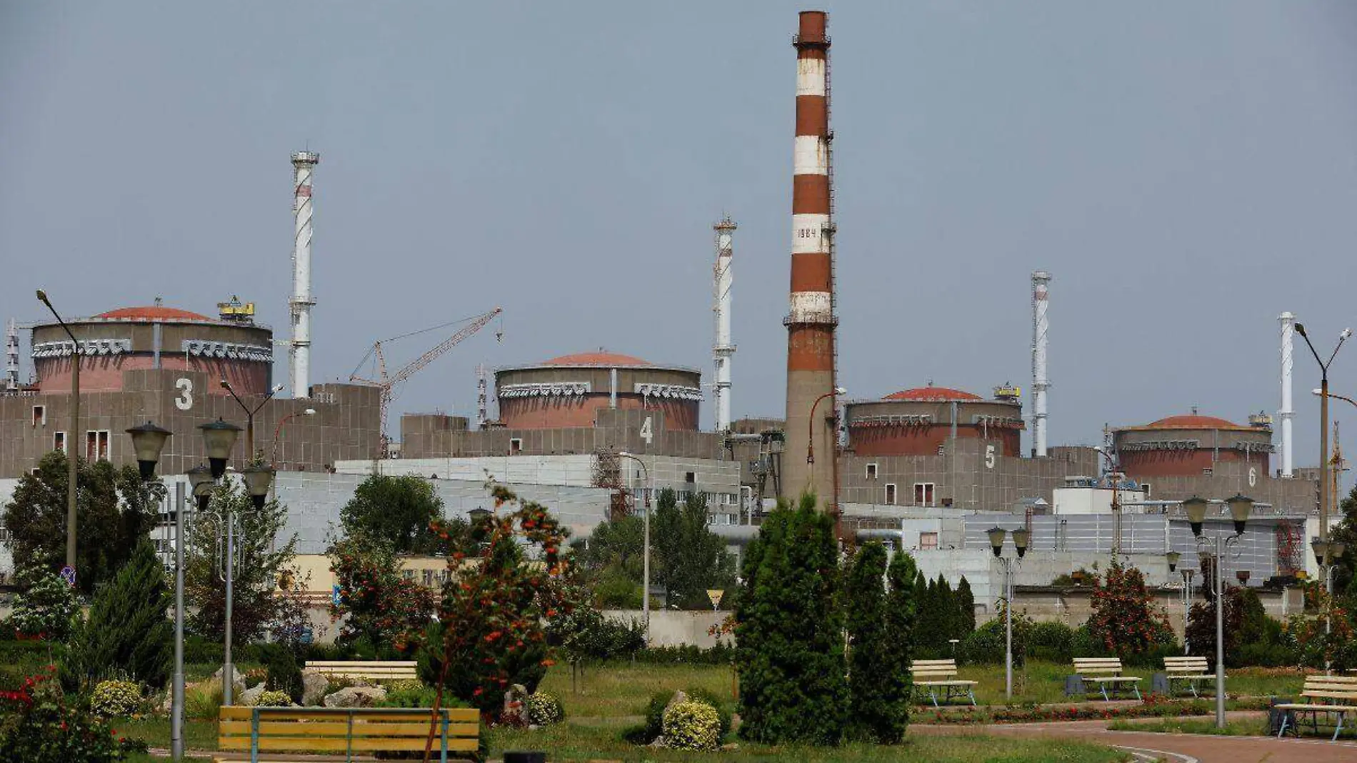 Planta nuclear de Zaporiyia apaga su último reactor por bombardeos en la zona